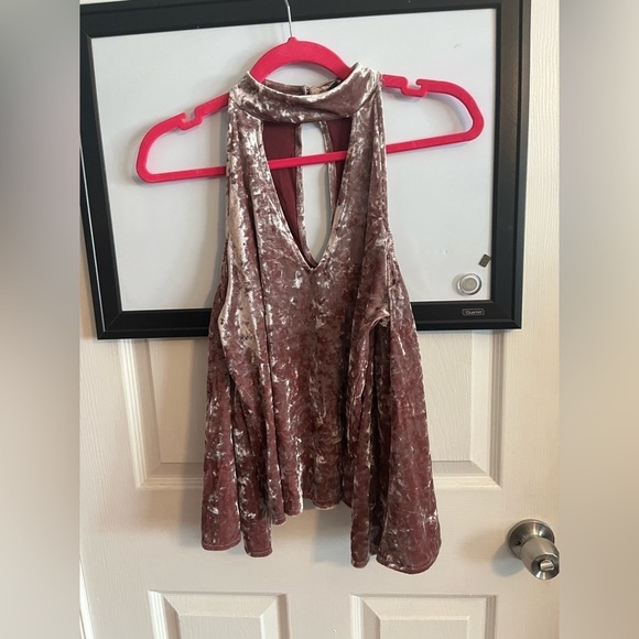 American Eagle Outfitters Velvet Off The Shoulder Cutout Top - Picture 2 of 7